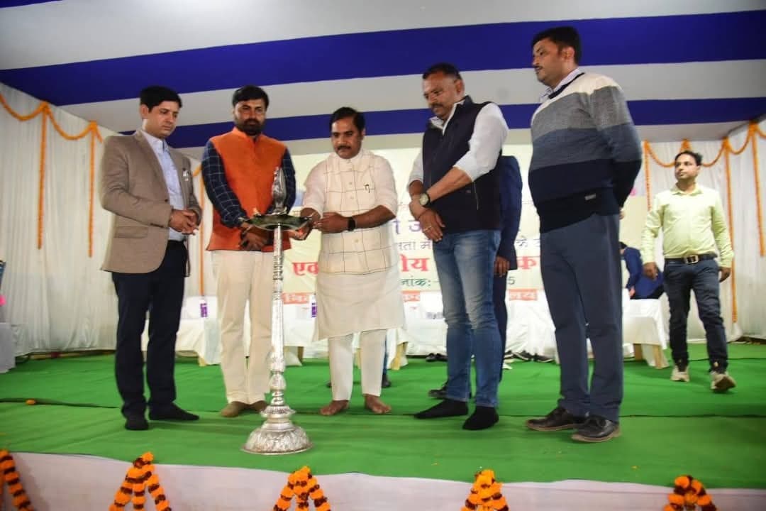 योजनाओं का लाभ समाज के वंचित व पिछड़े वर्गों तक पहुंचाएं: मंत्री