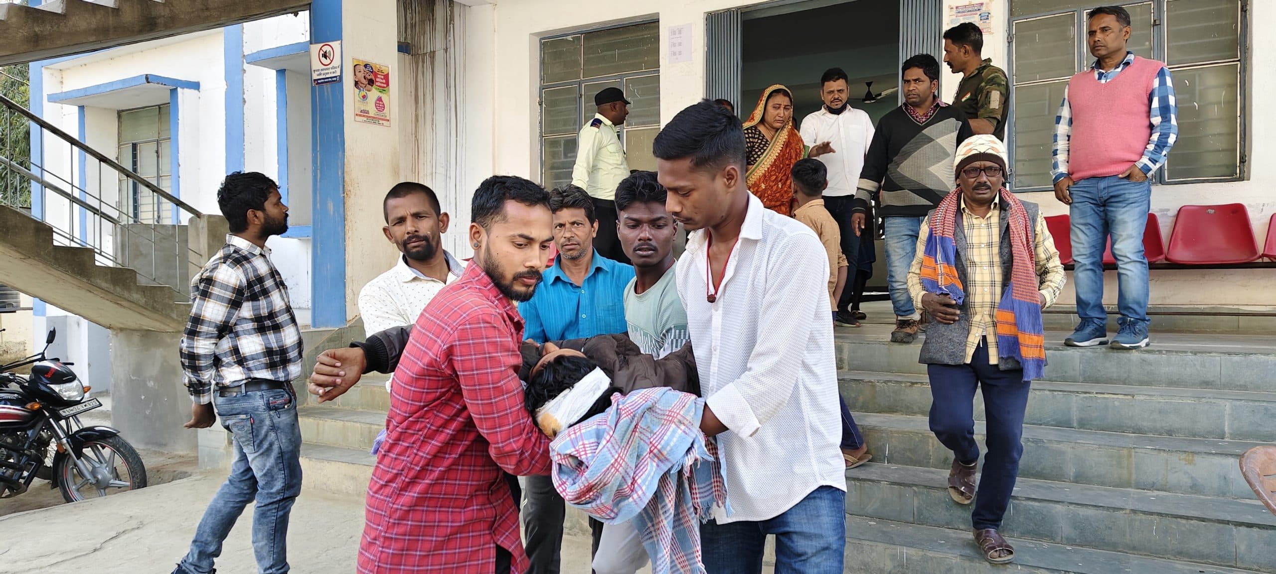 दो बाइकों की टक्कर में वार्ड संघ के जिलाध्यक्ष सहित चार घायल