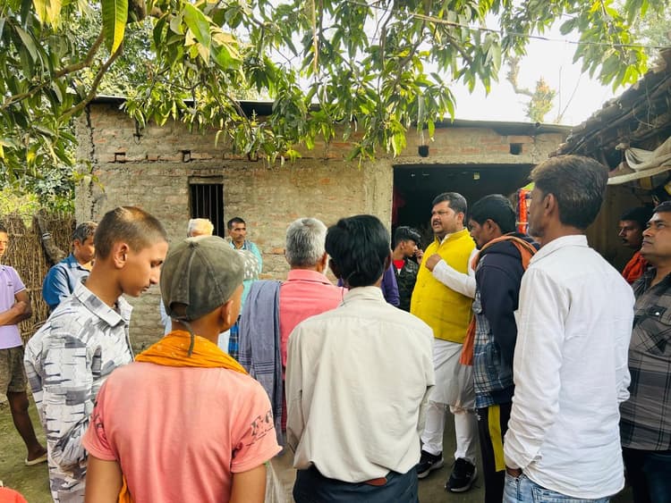 पिता की हत्या कर लाश गायब कर देने की शिकायत, पीड़ित परिजनों के विलाप से छायी मायूसी