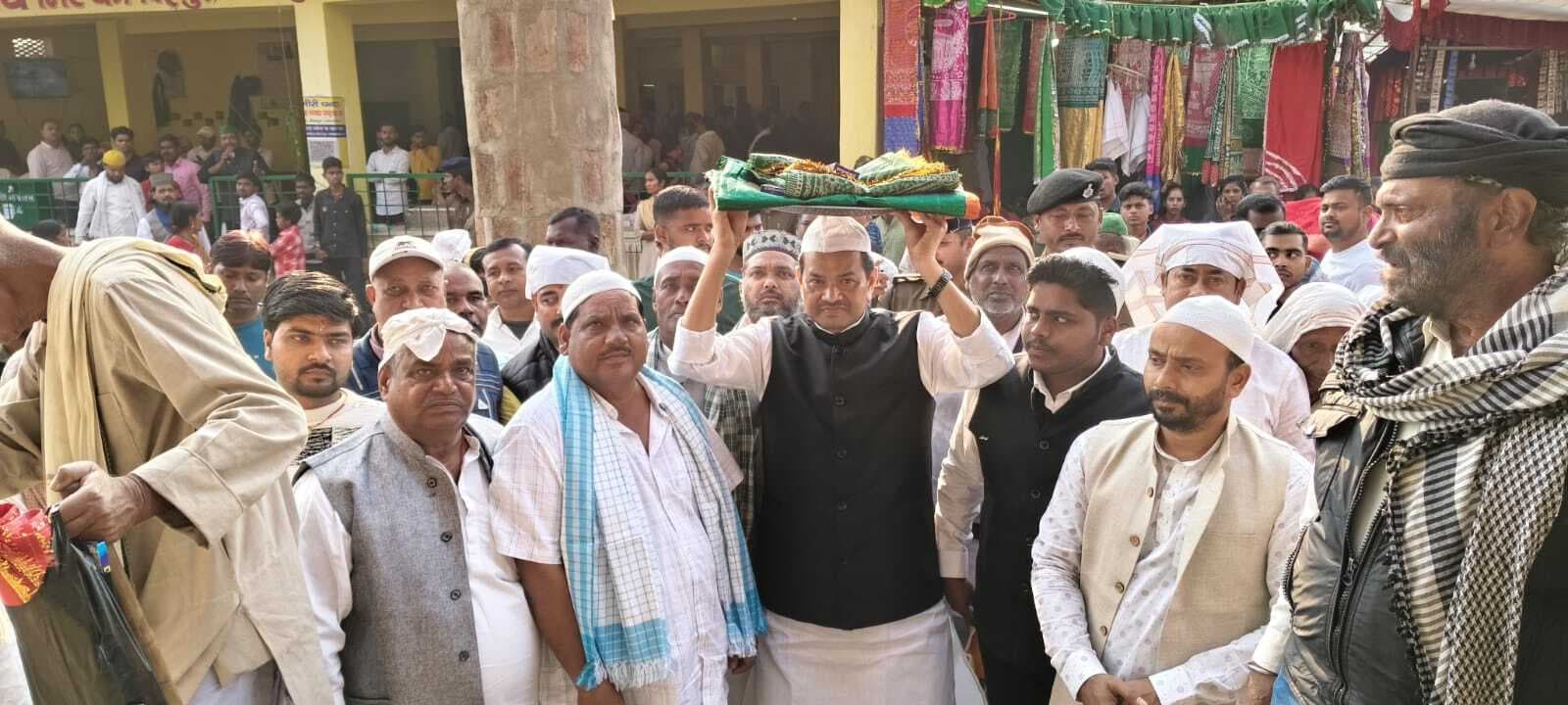 Bhagalpur news दाता के मजार की एक चुटकी मिट्टी बना देती है बिगड़े काम