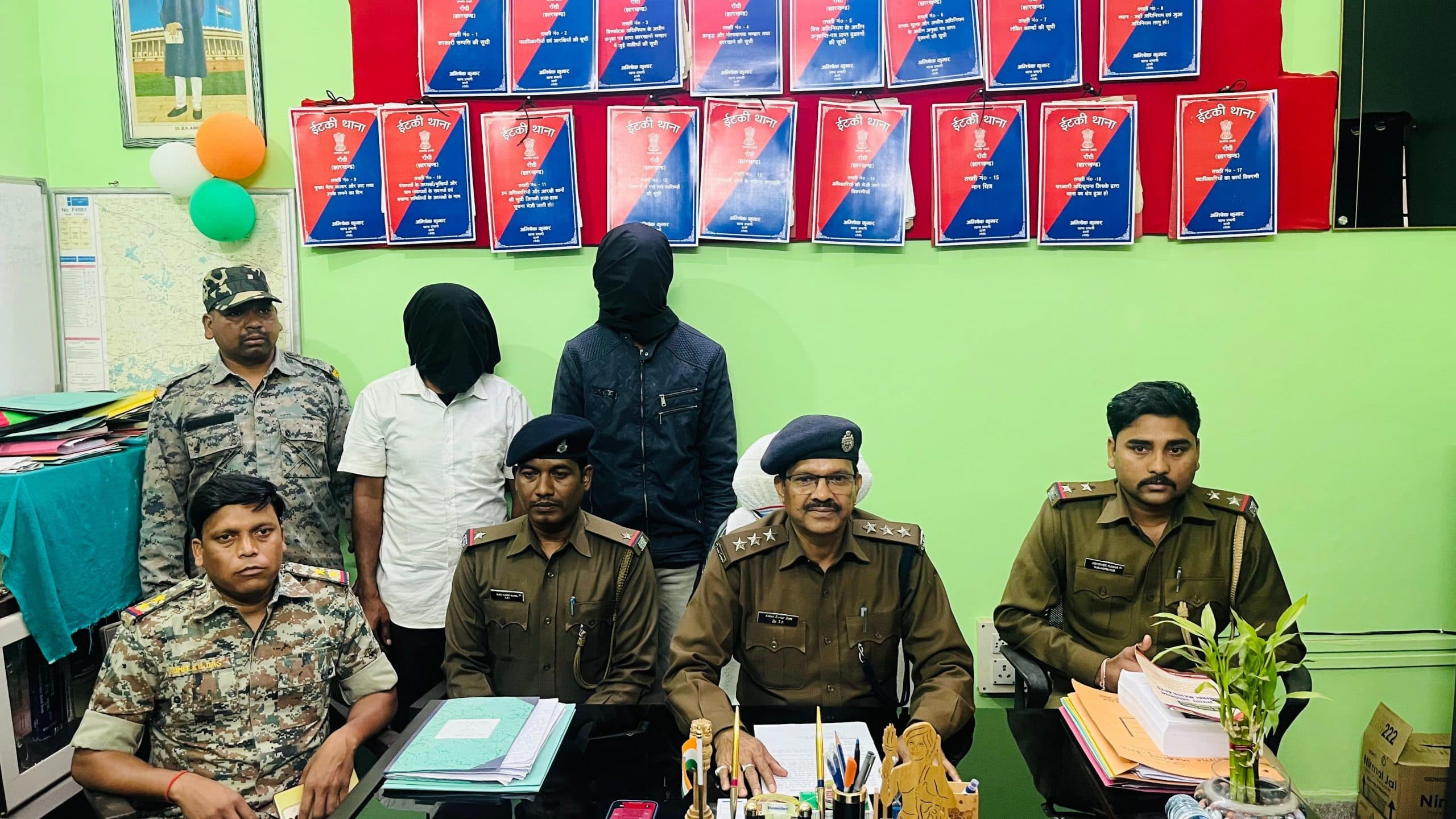 सोलर प्लेट और मोटर सेट चोरी के दो आरोपी गिरफ्तार, भेजे गये जेल