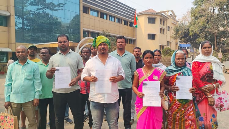 Jamshedpur news. पुरीहासा के रैयती परिवार उपायुक्त से मिले