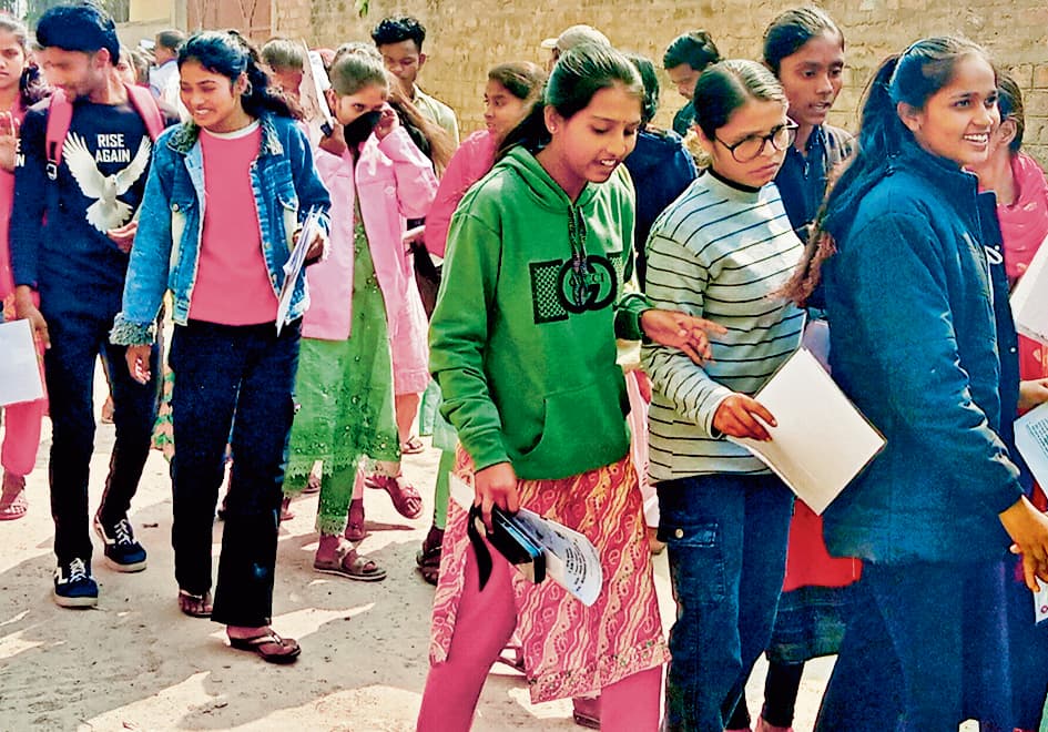 Chapra News : मैट्रिक परीक्षा के तीसरे दिन 1164 परीक्षार्थी रहे अनुपस्थित, एक भी निष्कासन नहीं