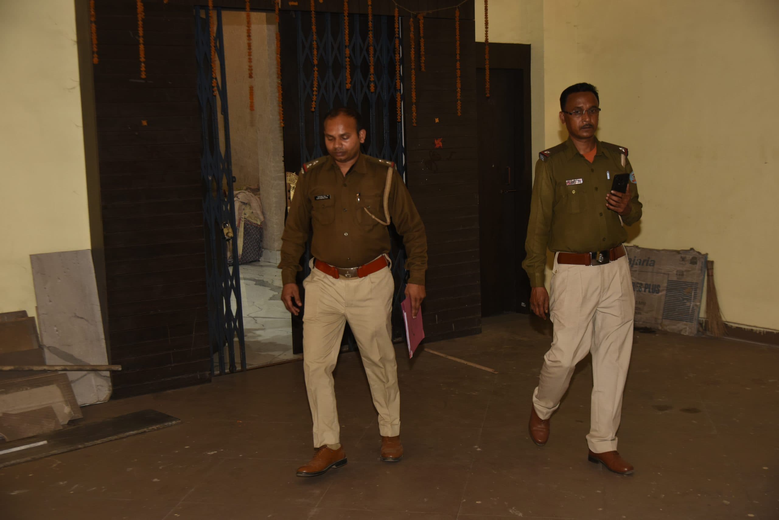 Jamshedpur News : सोनारी में डॉक्टर के घर का ताला तोड़कर एक लाख रुपये नगद और गहने की चोरी