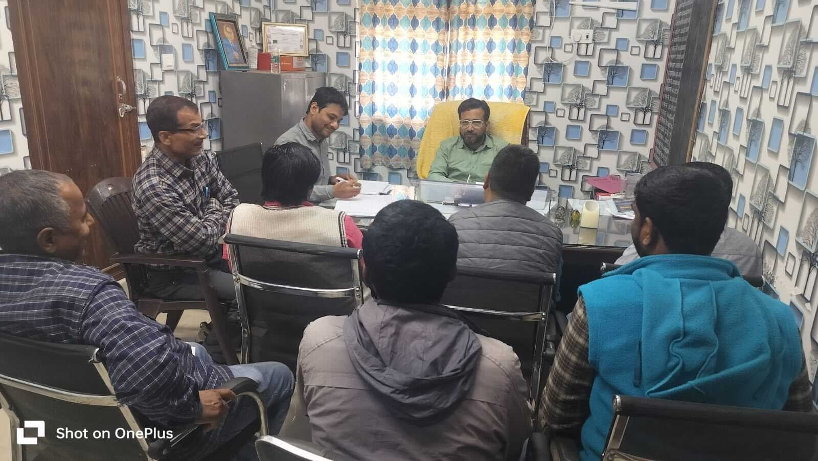 बीडीओ ने पीएम आवास योजना को लेकर की समीक्षा