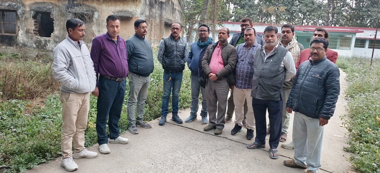 डीइओ के आदेश के बाद भी एफआइआर नहीं, बीइओ बोली- एफआइआर दर्ज करने को थाने में दिया जा चुका है आवेदन