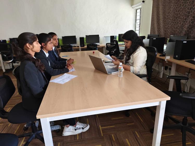 राजकीय पॉलिटेक्निक में मेगा जॉब फेयर का आयोजन