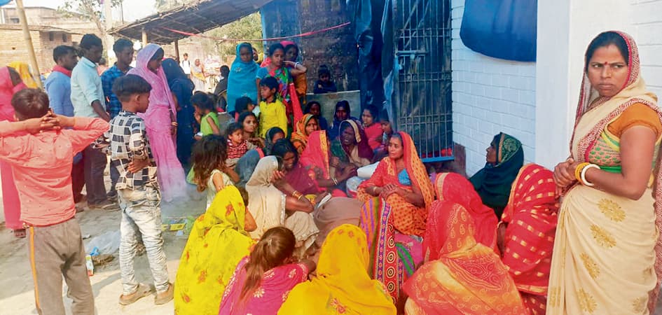 hajipur news. साइकिल से घर लौट रहे मजूदर की सड़क हादसे में मौत