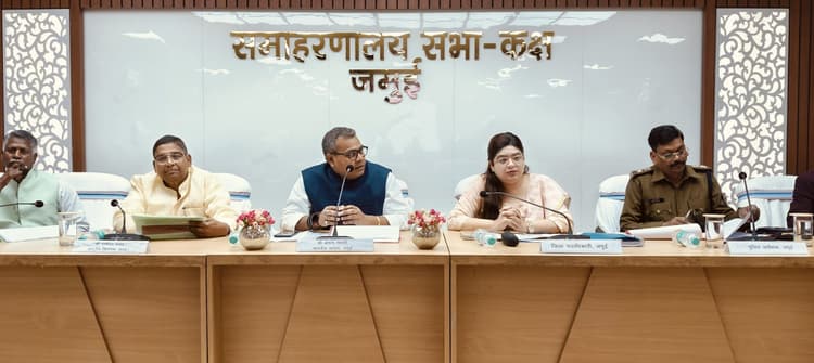 सड़क हादसों को रोकने के लिए निरंतर जागरूकता अभियान चलाएं - सांसद