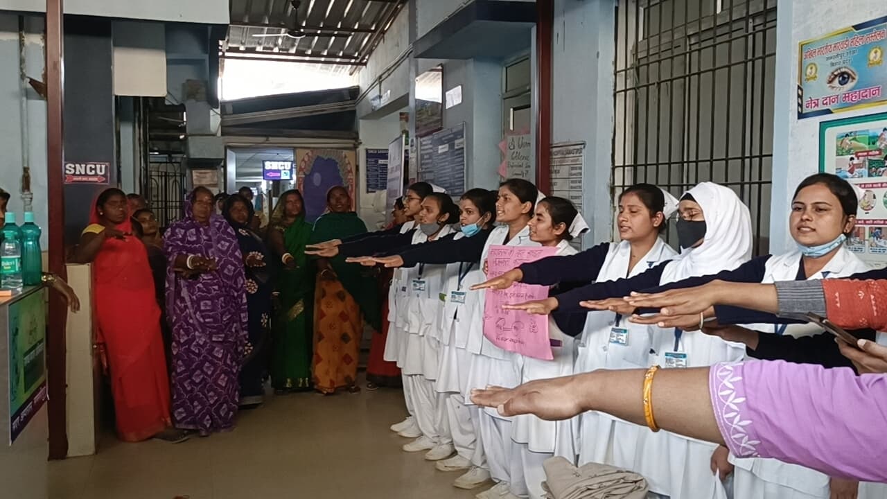 सदर अस्पताल में नुक्कड़ नाटक के जरिये स्वच्छता के प्रति किया जागरूक