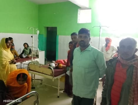 बस ने ऑटो में मारा ठोकर, एक ही परिवार के चार घायल, मां-बेटी रेफर