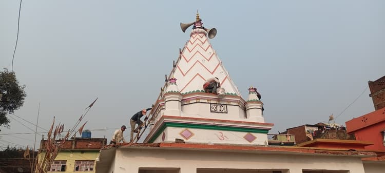 महाशिवरात्रि पर्व को लेकर मंदिरों में रंग-रोगन शुरू