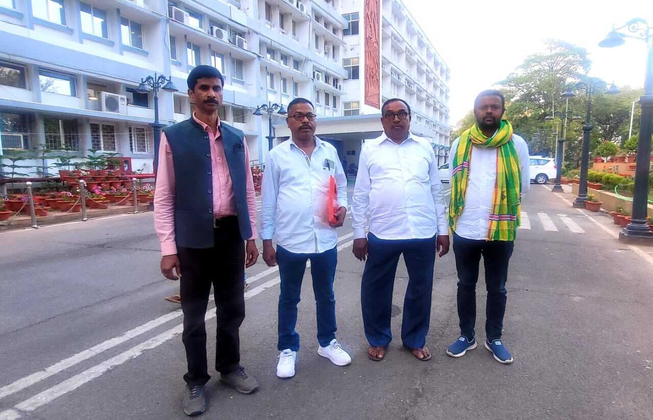 Jamshedpur news. टाटा लीज नवीकरण में विस्थापितों को शामिल करने की मांग