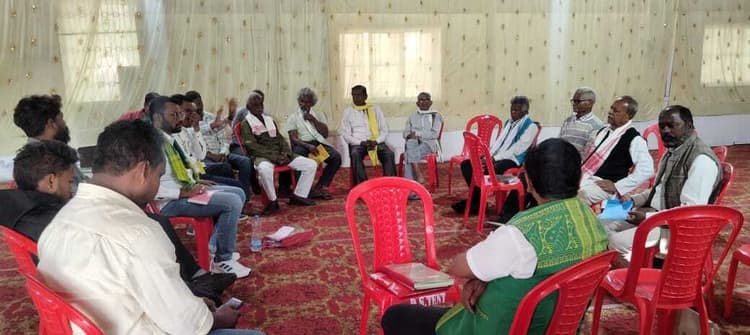 Jamshedpur news. मरांगबुरू अतिक्रमण को लेकर आदिवासी समाज में आक्रोश, 12 मार्च को होगी आक्रोश रैली