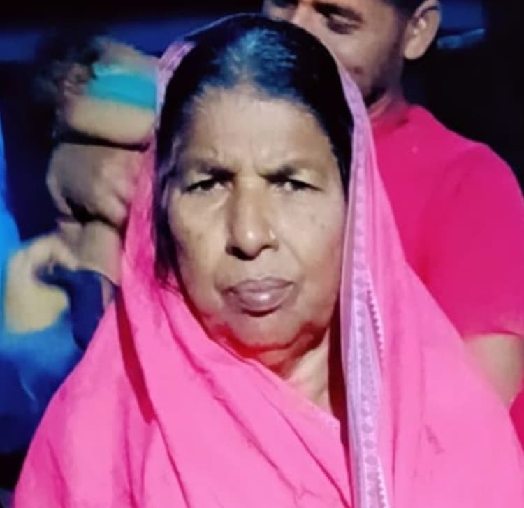 टोटो पलटने से दबकर महिला की हुई मौत