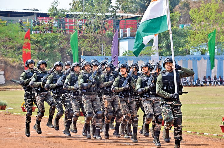 Ranchi News : नक्सलियों के मोर्चे पर सफलता में एसटीएफ की अहम भूमिका : डीजीपी