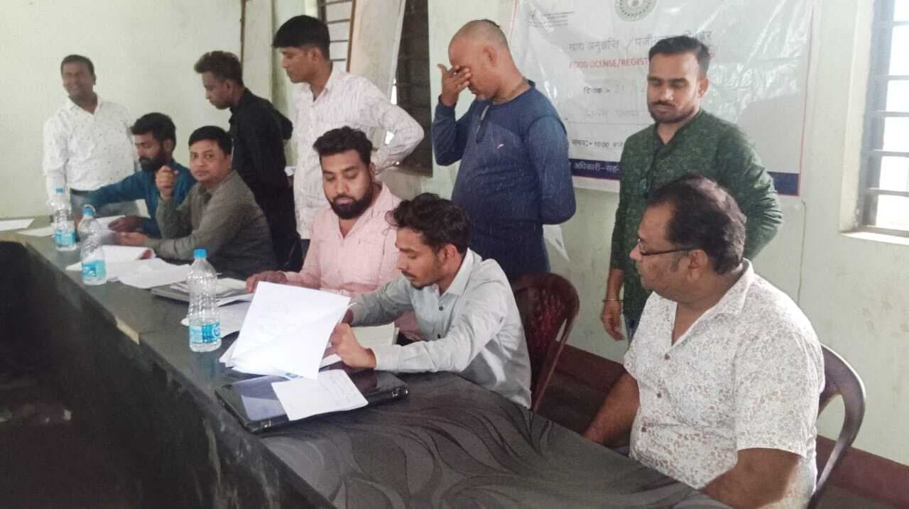 Dhanbad News: ट्रेड लाइसेंस को ले निरसा व झरिया में पंजीकरण शिविर