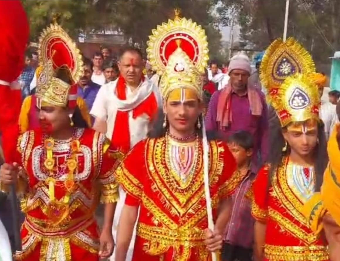 रामलीला व रासलीला देख श्रद्धालु हो रहे है आनंदित