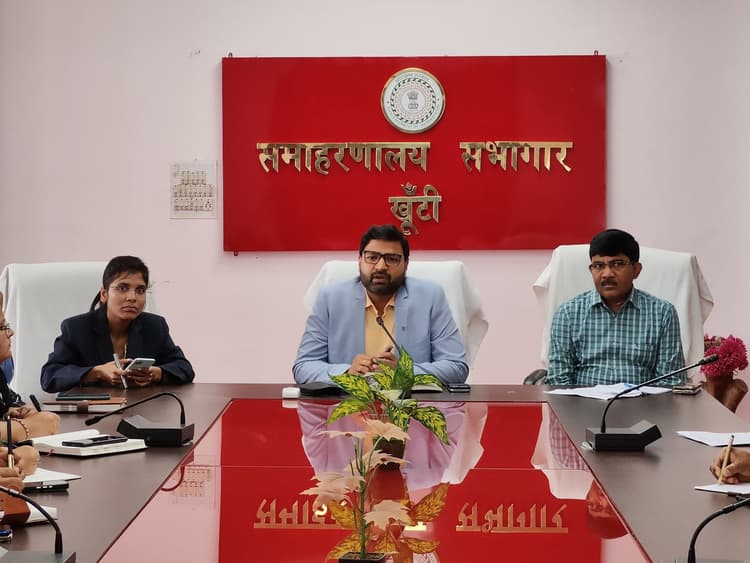 सभी विभाग समन्वय बनाकर योजना का क्रियान्वयन करें : डीसी