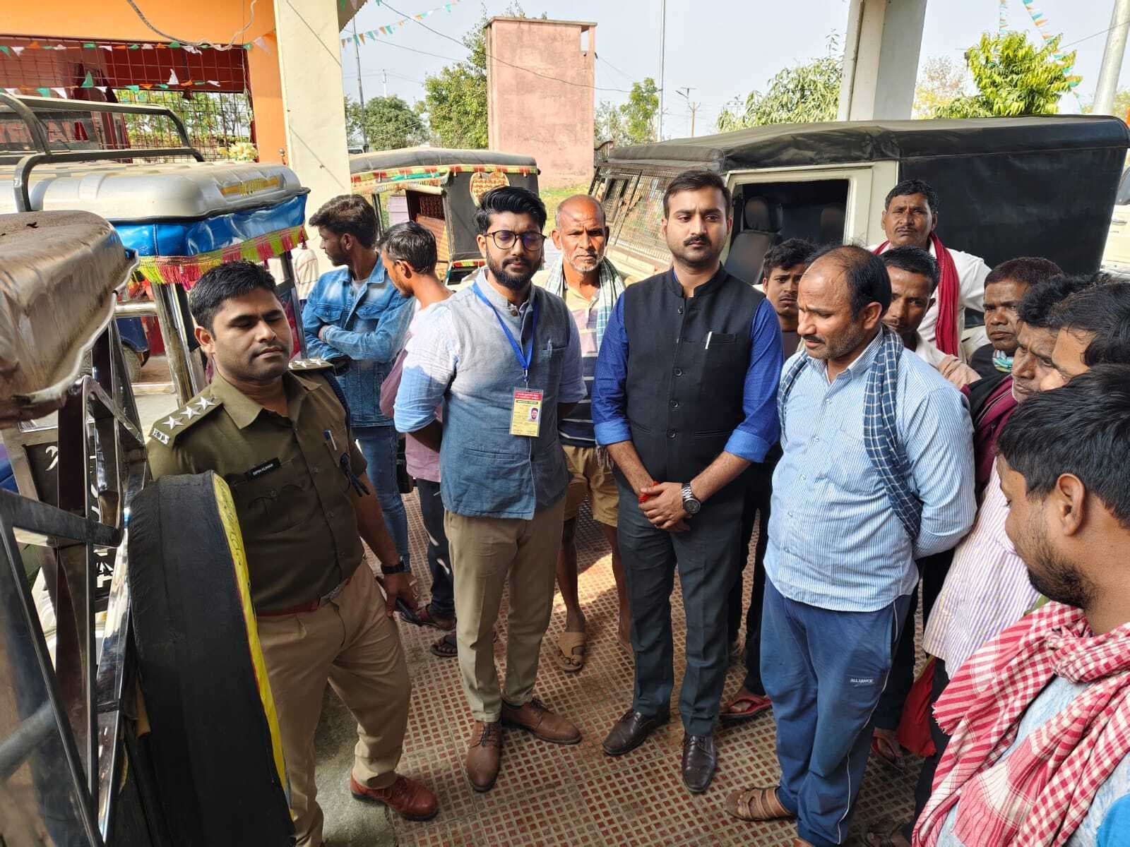 बिना निबंधन के दौड़ रही दो दर्जन ऑटो-रिक्शा पर जब्त