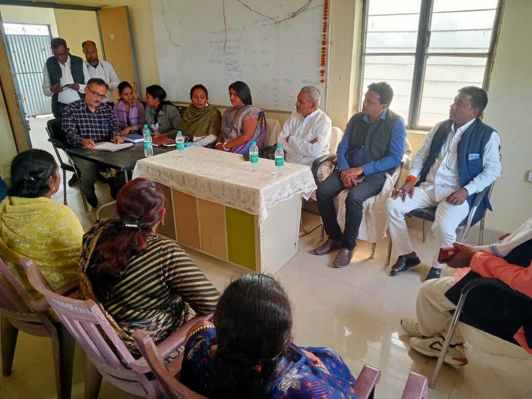 विद्यालयों में जाकर एमडीएम व शौचालय की लें जानकारी : विधायक