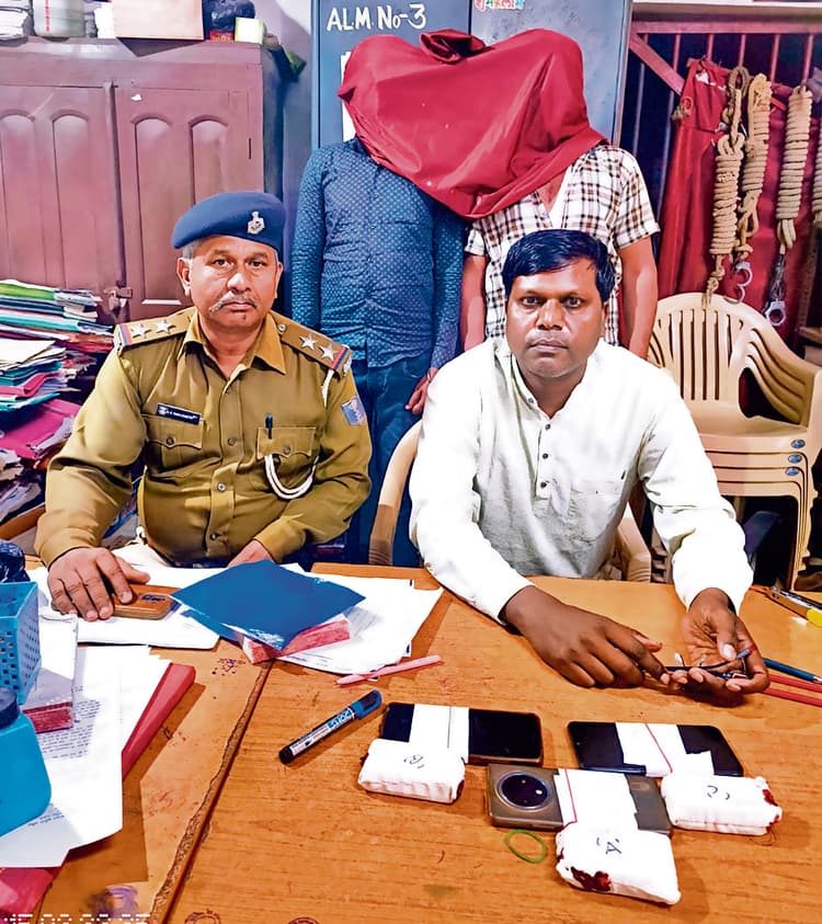 Buxar News: अंतरप्रांतीय गिरोह के तीन तस्कर चरस के साथ धराये, विदेशों से भी जुड़े हैं तार