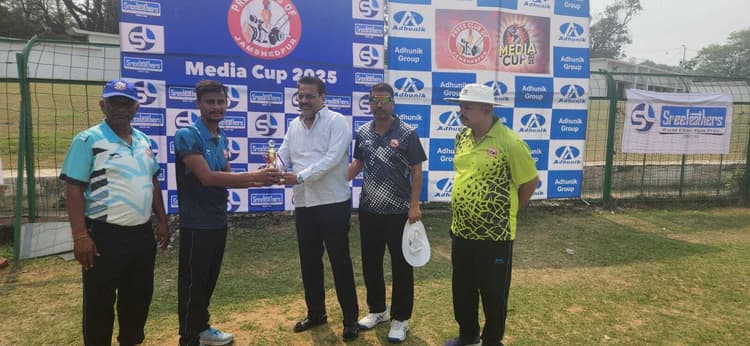 PRESS CLUB MEDIA CUP : हुडको और खरकई एकादश को मिली जीत