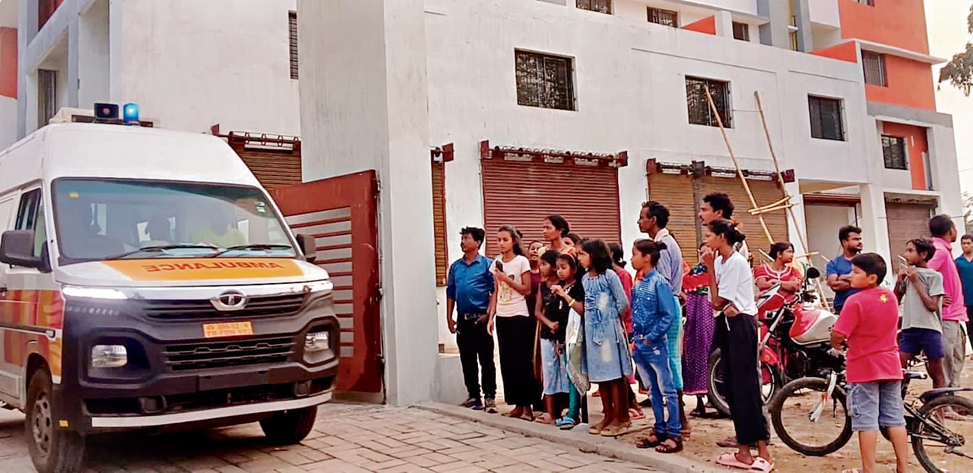 Rourkela News: बंडामुंडा के डी केबिन में अपार्टमेंट की तीसरी मंजिल पर एसी लगाने चढ़े युवक की गिरकर मौत