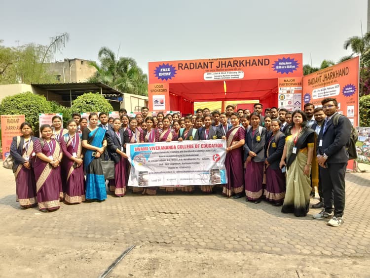 East singhbhum News : डायनासोर के अंडे व मानव मस्तिष्क के रोचक पहलुओं से अवगत हुए विद्यार्थी