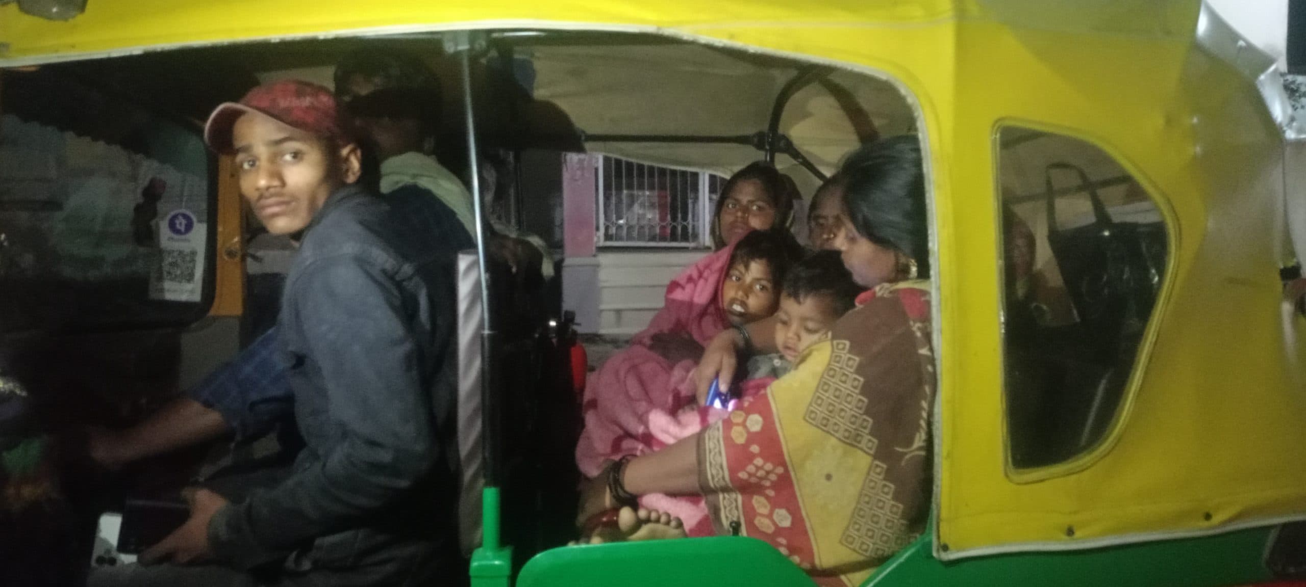 नहीं मिला एंबुलेस, ऑटो से ले जाया गया मरीज