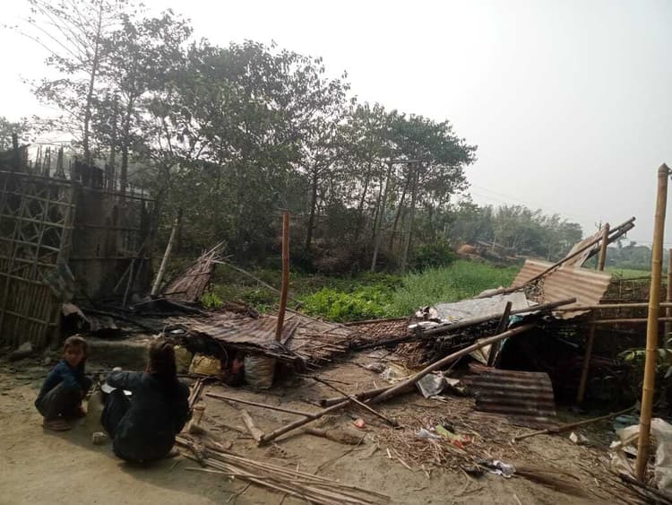 शॉर्ट सर्किट से दो घर जले, हजारों की क्षति