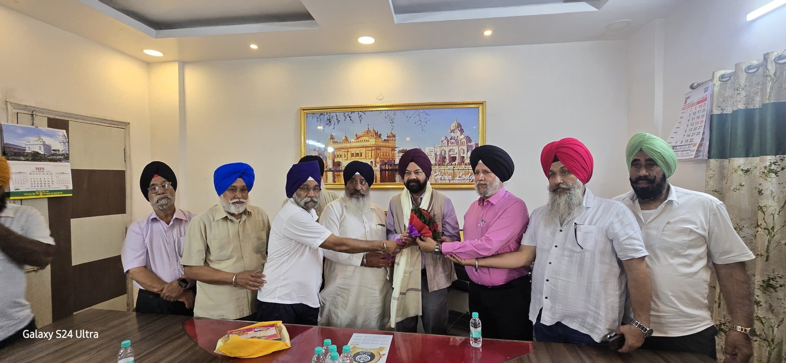 Jamshedpur news. डॉ हरप्रीत सिंह सीजीपीसी कार्यालय ओपीडी में दे रहे सेवा