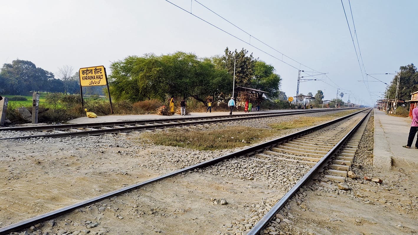Jehanabad : पीजी रेलखंड पर बने अवैध रेलवे क्रॉसिंग से जारी है आवागमन