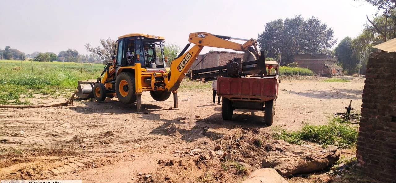 दधपी में अवैध रूप से चल रही दो आरा मिलों को किया सील