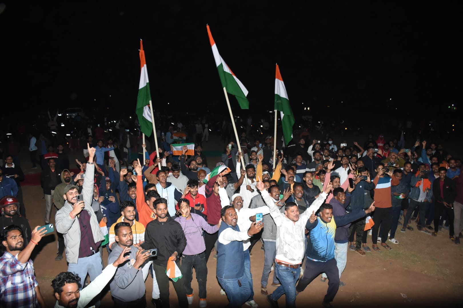 ranchi news : दुबई में पाकिस्तान पर टीम इंडिया की जीत पर झूम उठी रांची, हर चौक-चौराहे पर जश्न का धमाका