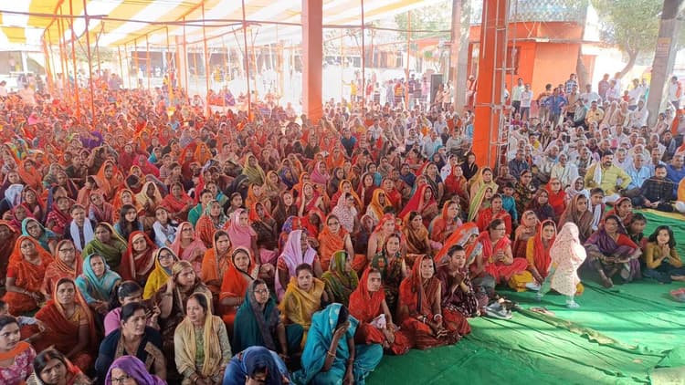 विनाश की ओर ले जाता पाप से कमाया गया धन : दीनानाथ शास्त्री