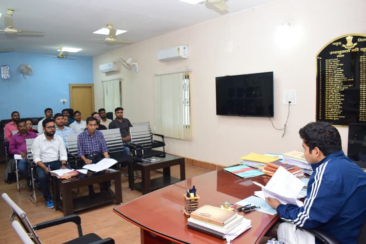 एनआरएम योजनाओं के क्रियान्वयन में दें प्राथमिकता : डीसी