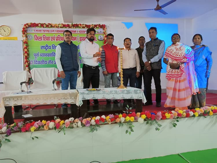 बिना बस्ते के साल में 10 दिन स्कूल आयेंगे छठी से आठवीं तक के बच्चे