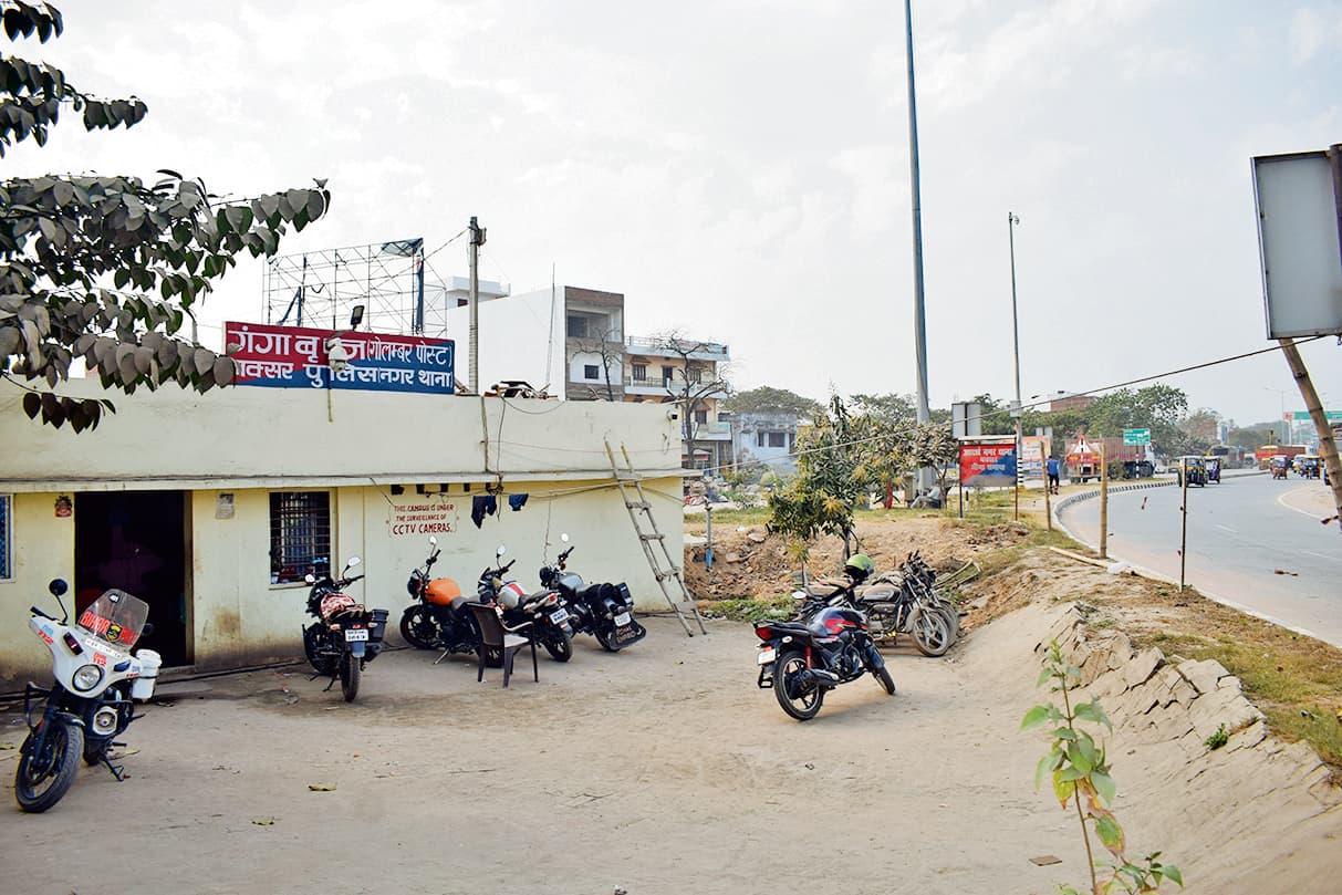 Buxar News : जर्जर भवन में संचालित होता है गंगा ब्रिज पोस्ट