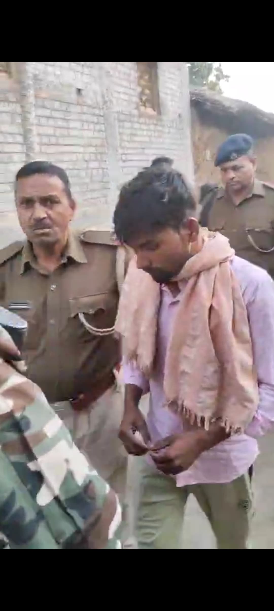 Gaya News : तेतरी देवी हत्या कांड में एक आरोपित को पुलिस ने हिरासत में लिया