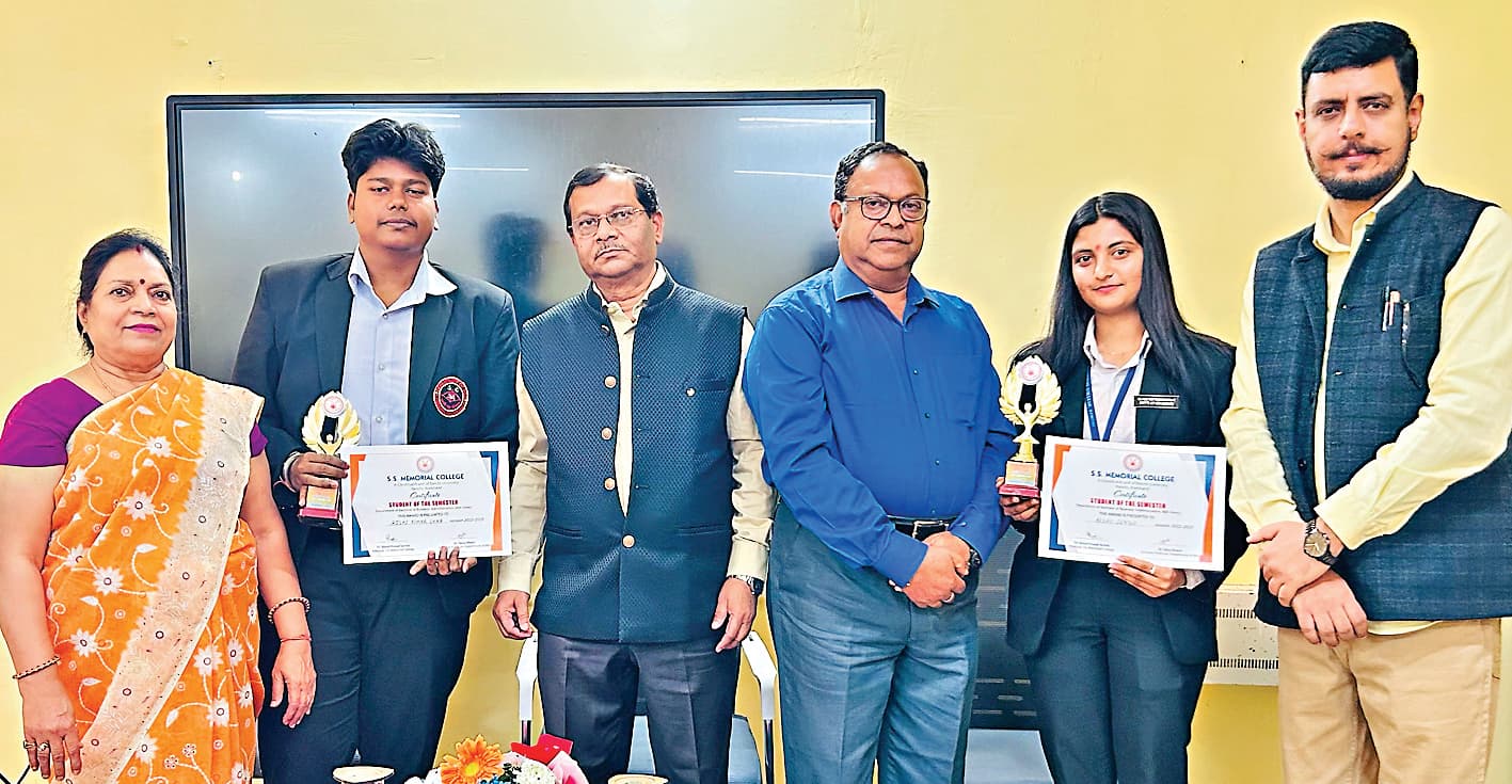 Ranchi News : रेशु सिंह और ऋषि साहा बने स्टूडेंट ऑफ द सेमेस्टर