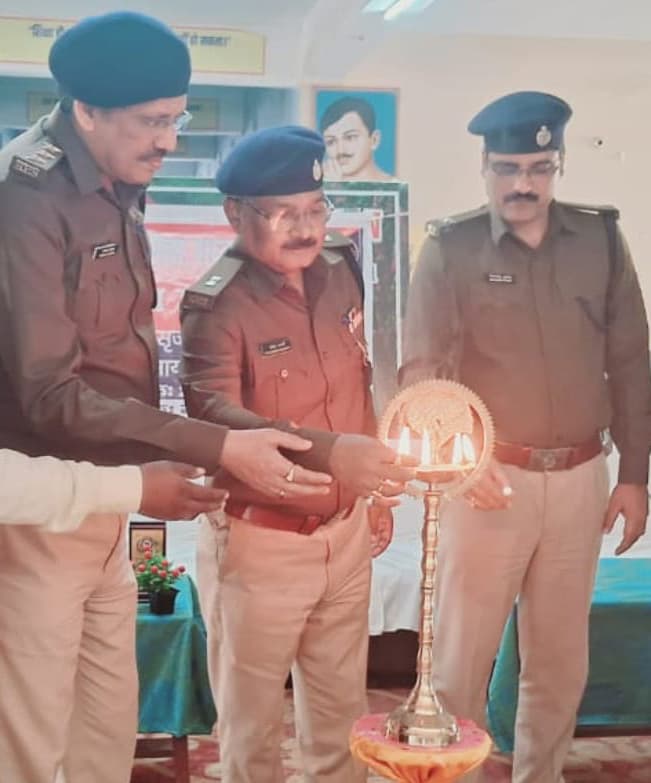 बिहार पुलिस सप्ताह पर नुक्कड़ नाटक के जरिए दिया संदेश