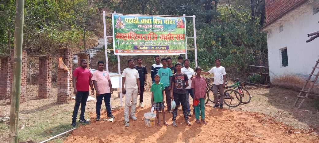 मैक्लुस्कीगंज में जलाभिषेक, शृंगार पूजन की विशेष तैयारी