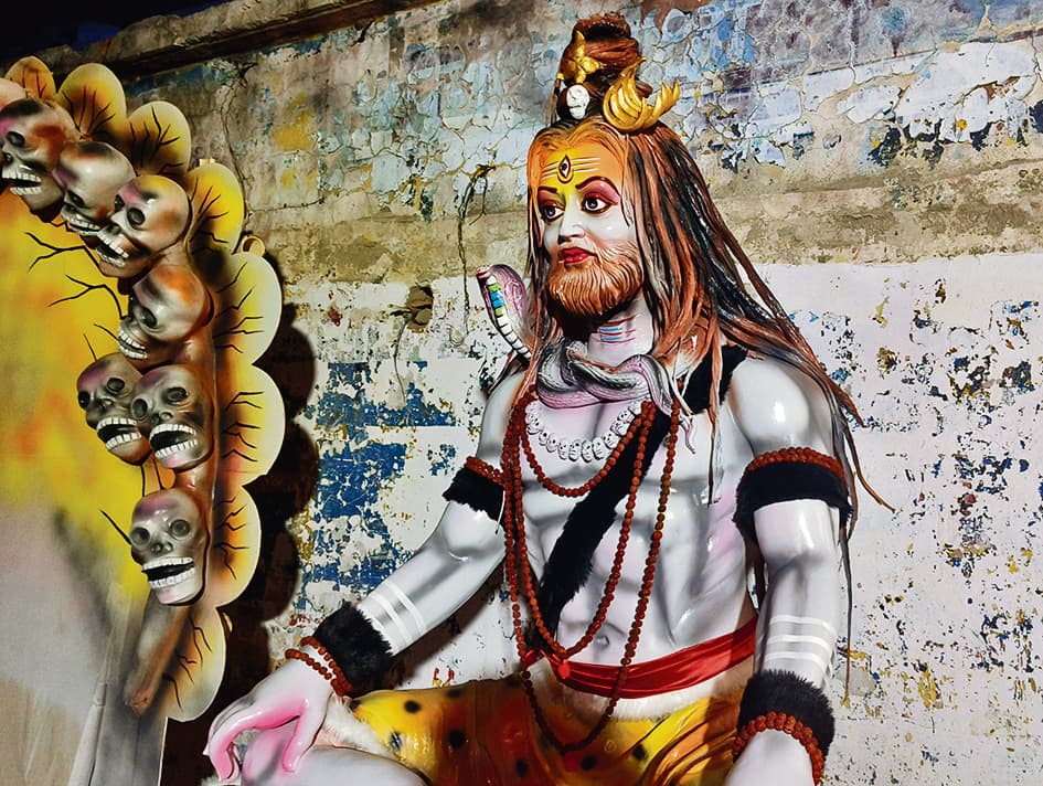 Buxar News: महाशिवरात्रि आज, श्रद्धालु करेंगे जलाभिषेक