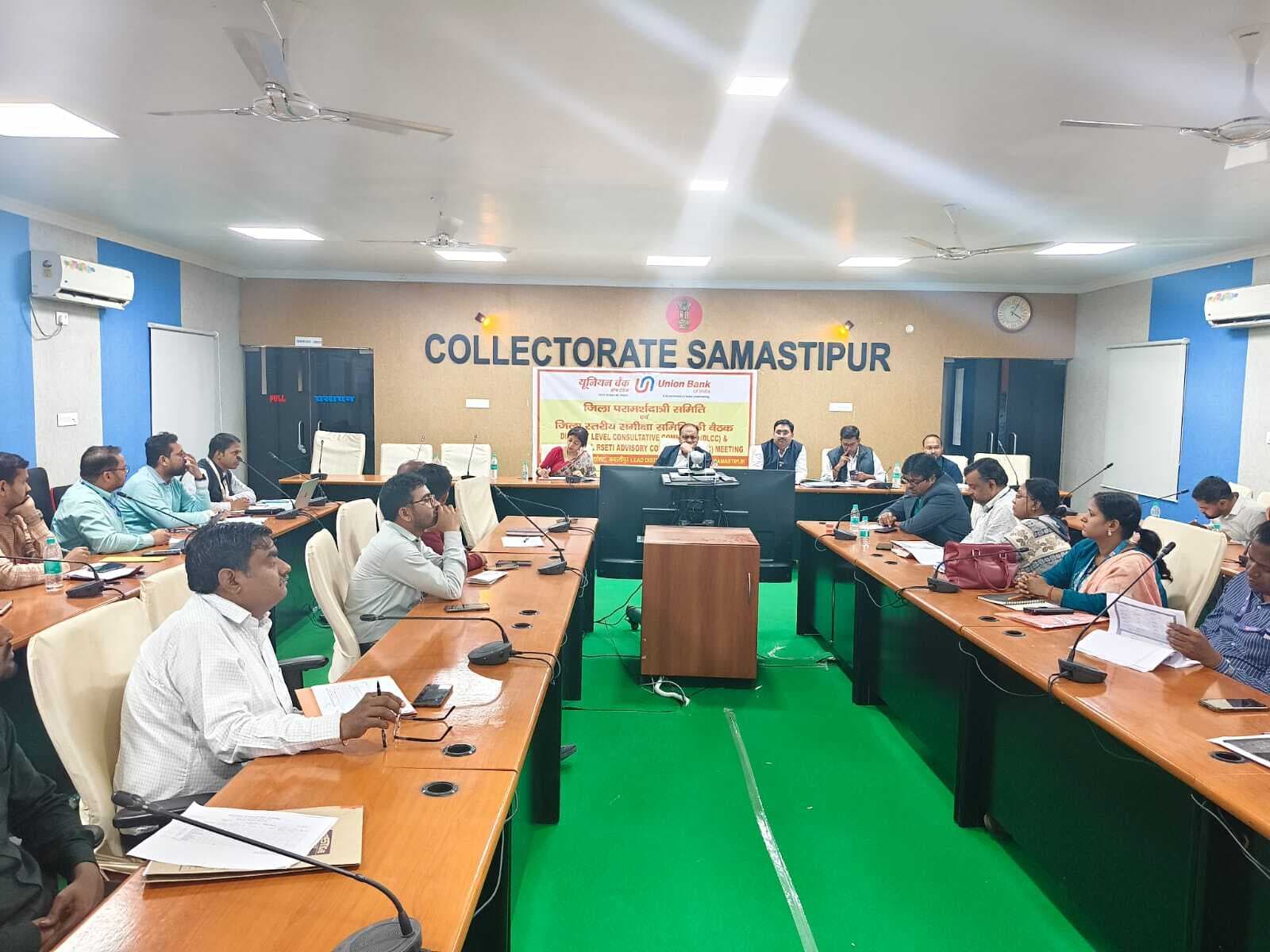 पात्रता पूरी करने वाले इच्छुक सभी लाभार्थियों को बैंकिंग सुविधा का लाभ मिले : डीडीसी