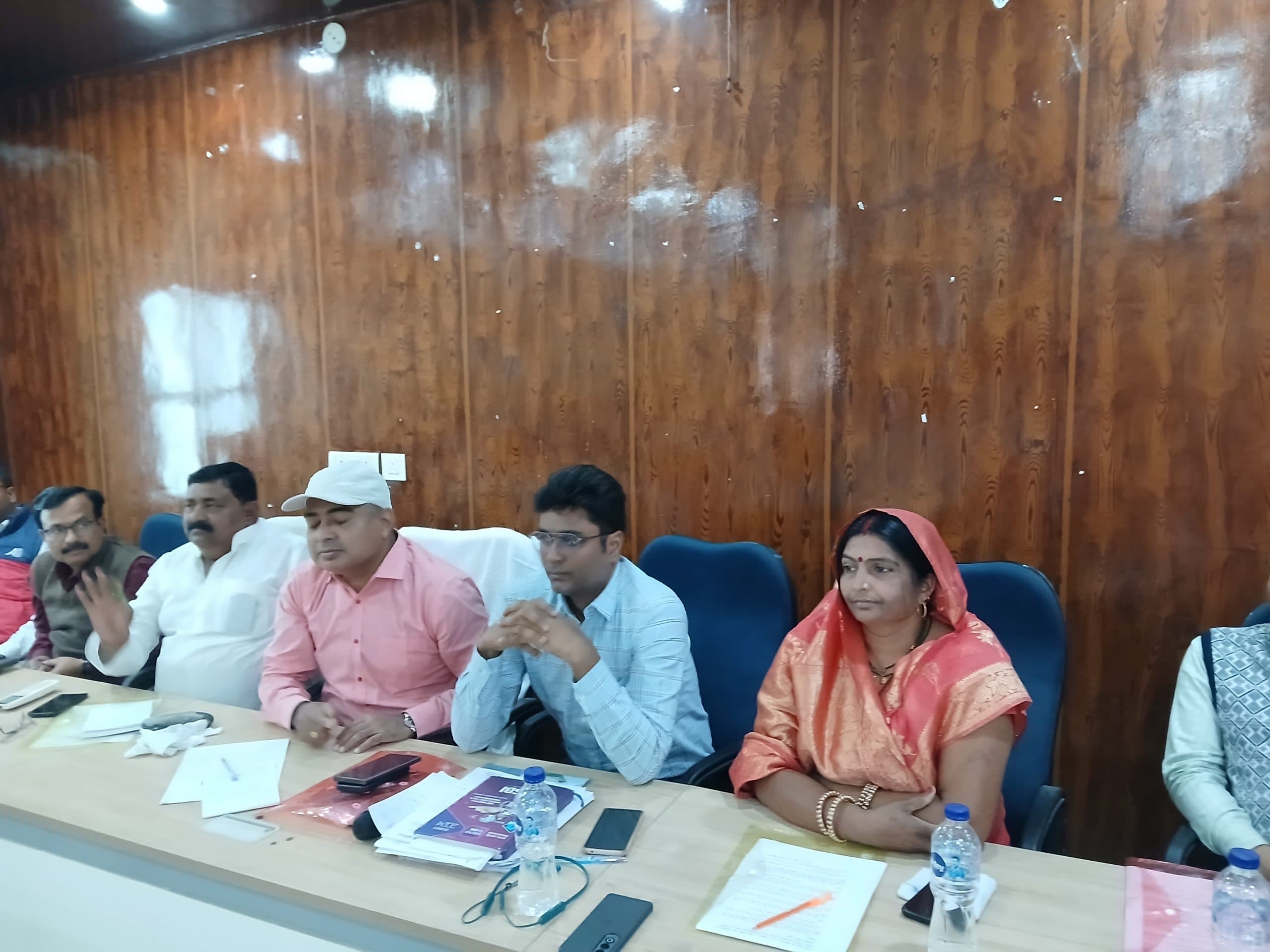 स्कूल अवधि में कोचिंग संचालन पर लगाम लगाने की सदस्यों ने की मांग