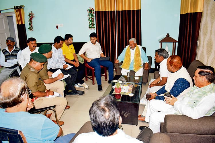 Gaya News : सीसीटीवी व ट्रैफिक लाइट लगने से यातायात समस्याओं से मिलेगी मुक्ति