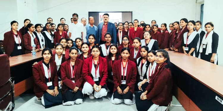 महिला पॉलिटेक्निक की 47 छात्राओं ने पायी नौकरी