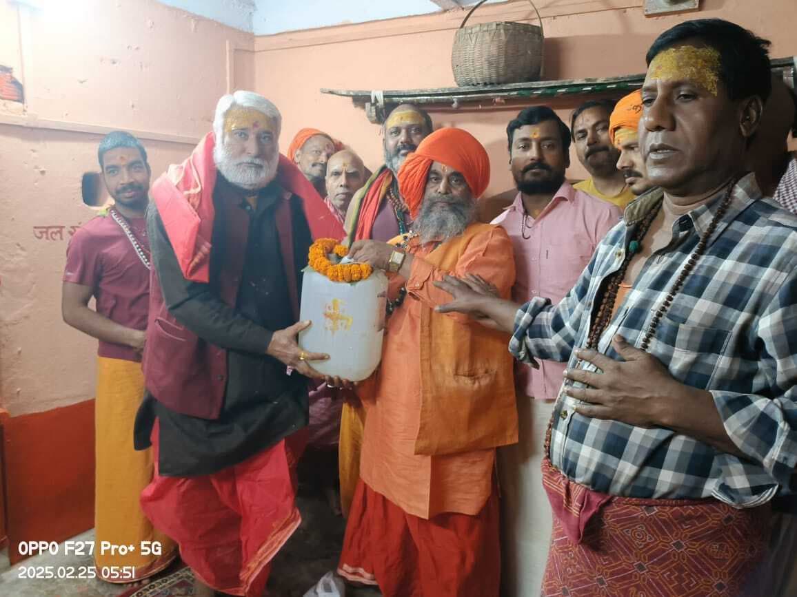 Bhagalpur news बाबा बैद्यनाथ की शादी को अजगैवीनाथ मंदिर से भेजा गया गंगाजल