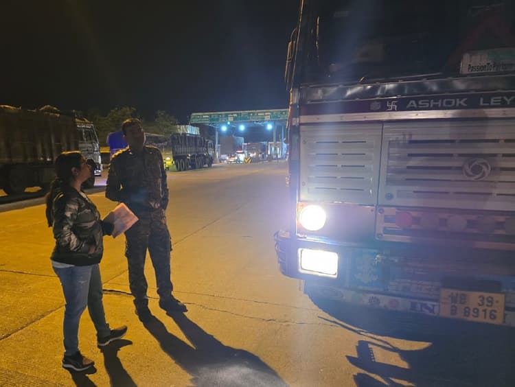 Bokaro News : 37 वाहनों की जांच, 15 से वसूला 3.5 लाख रुपये जुर्माना